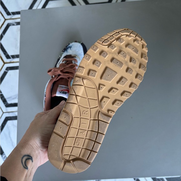 NIKE AIRMAX| 1SP Concepts Heavy 8 (women's) - Picture 5 of 7